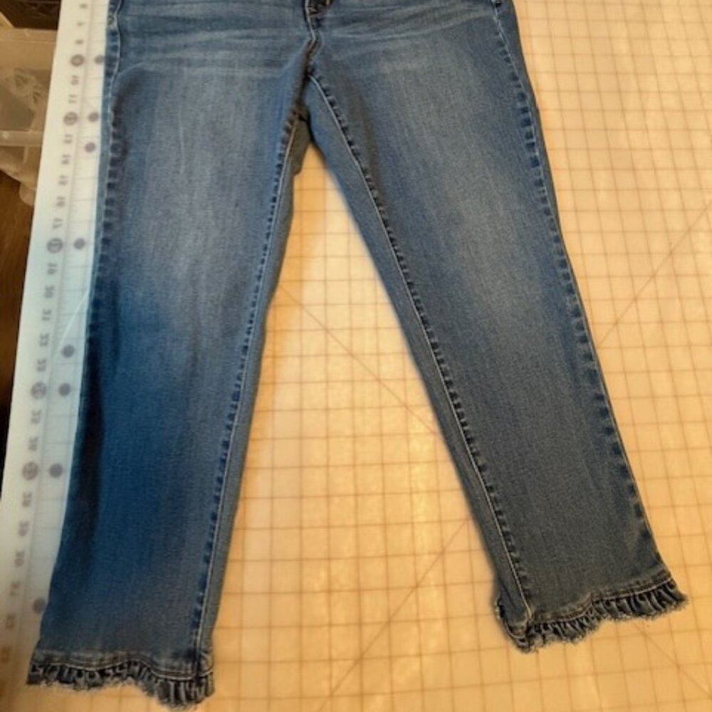 CROWN & IVY BLUE DENIM SKINNY CROPPED JEANS WITH RUFFLE BACK HEM,  SIZE 12